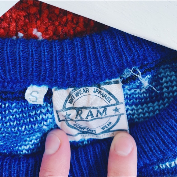 VINTAGE 80s Knit Sweater - Picture 3 of 3